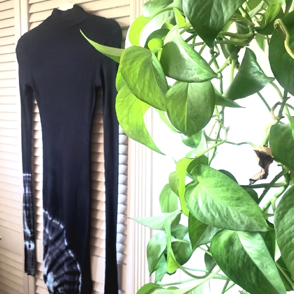 🌱 Frankie B Turtleneck Mini Dress Black and Turquoise Size Small - Picture 5 of 9